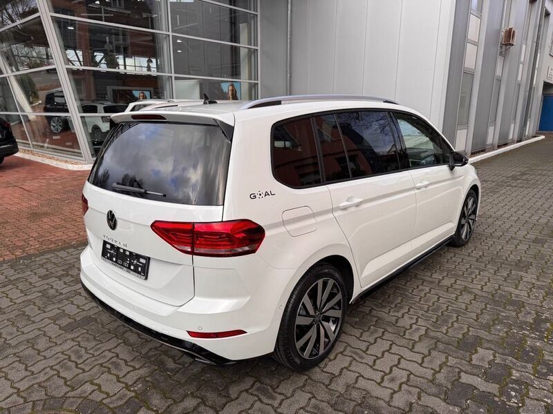 Gebraucht VW Touran Goal 150 PS (110 kW) 2025 Weiß metallic Van / Kleinbus
