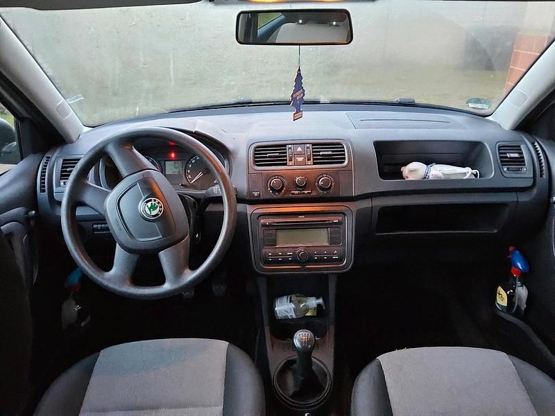 Gebraucht Skoda Fabia 70 PS (51 kW) 2009 Silber Kleinwagen