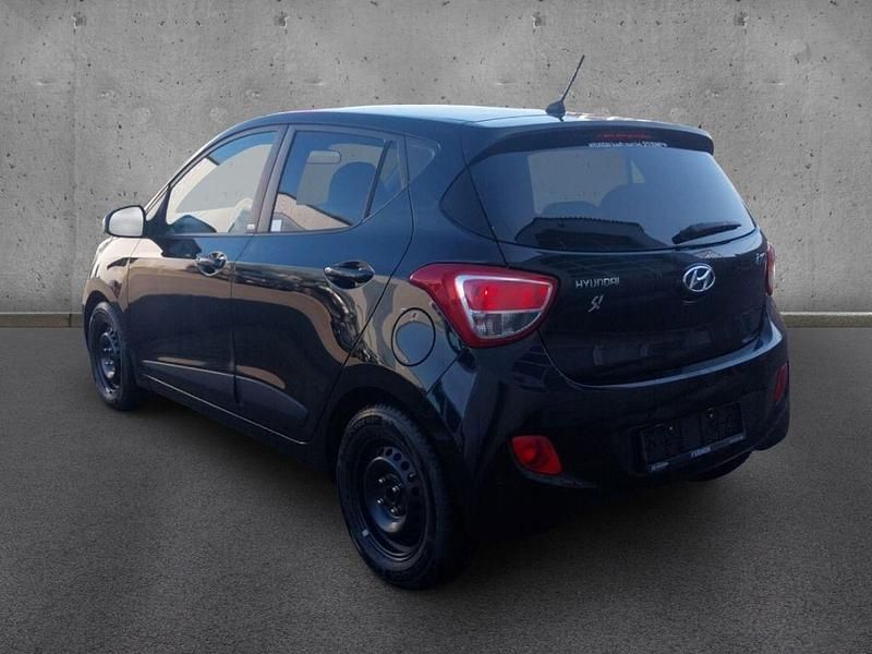 Gebraucht Hyundai i10 Passion Plus 67 PS (49 kW) 2016 Schwarz Kleinwagen