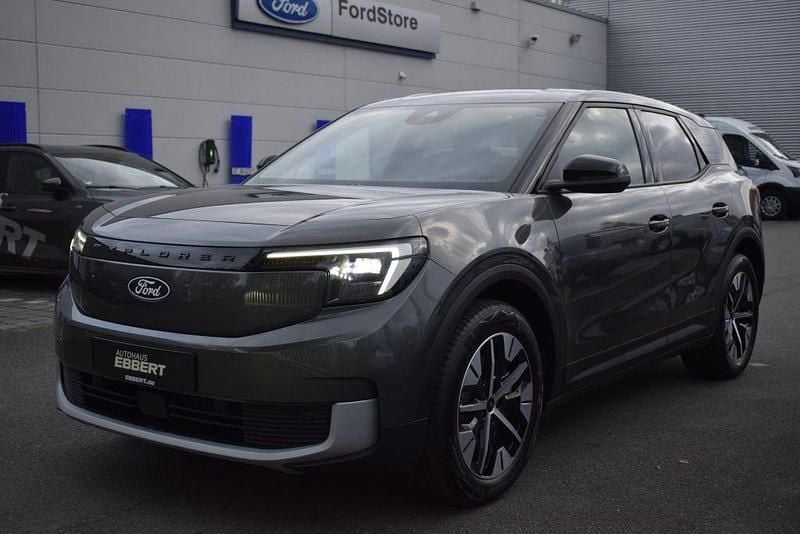 Dunkel grau metallic Neu 2025 Ford Explorer Extended Range SUV | 43.950 € (Guter Preis) - Bild 1/4