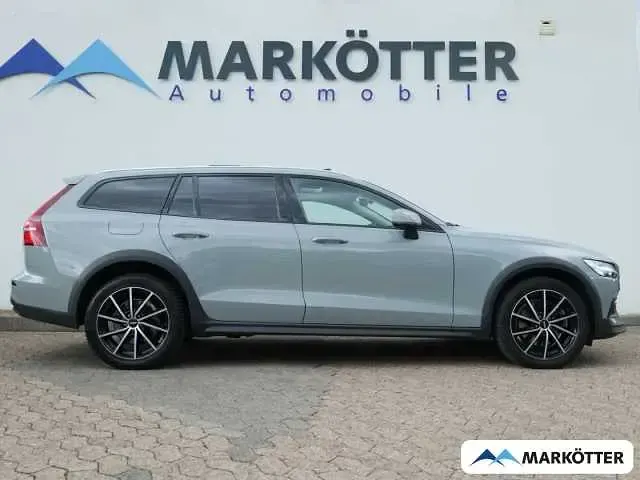 Gebraucht Volvo V60 CC 145 PS (106 kW) 2024 Kombi