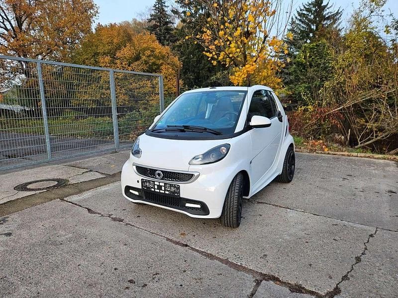 Weiß Gebraucht 2013 Smart ForTwo Coupé Basis Cabrio | 8.600 € (Etwas zu teuer) - Bild 1/4