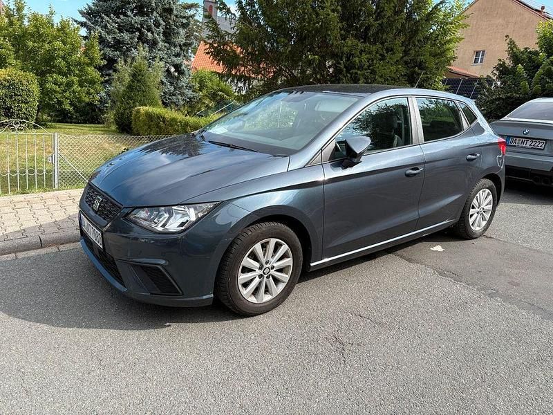 Grau Gebraucht 2020 Seat Ibiza Style Limousine | 7.999 € (Fairer Preis) - Bild 1/4