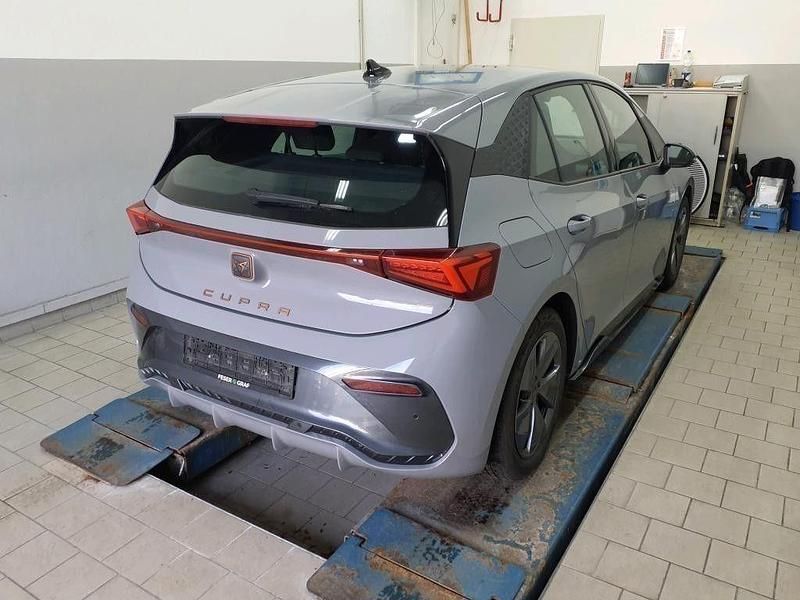 Gebraucht Cupra Born 150 kW (204 PS) 2023 Vaporgrau Kleinwagen