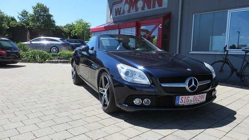 Blau Gebraucht 2012 Mercedes SLK200 AMG Cabrio | 13.600 € (Fairer Preis) - Bild 1/4