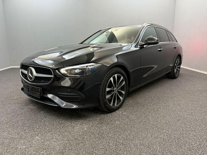 Schwarz Gebraucht 2022 Mercedes C220 Avantgarde Kombi | 24.499 € (Fairer Preis) - Bild 1/4