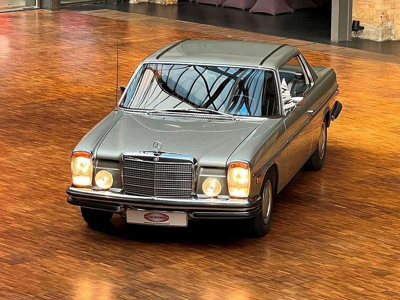 Silber Gebraucht 1970 Mercedes 250 Coupé | 30.200 € - Bild 1/4