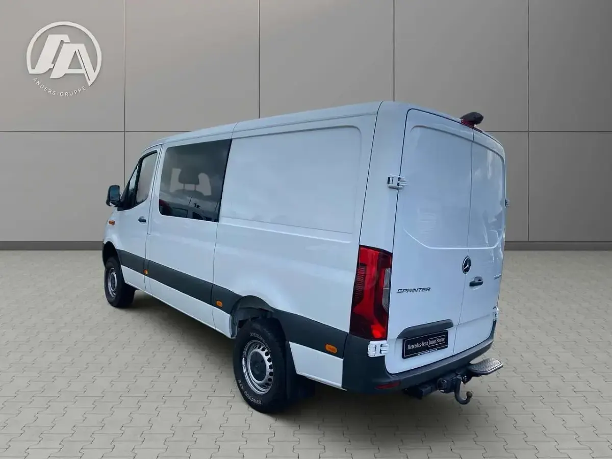 Gebraucht Mercedes Sprinter 163 PS (119 kW) 2020 Arktikweiß Van