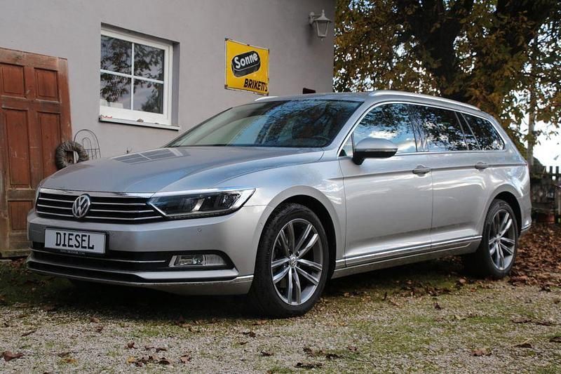 Silber Gebraucht 2017 VW Passat Highline Kombi | 18.300 € (Fairer Preis) - Bild 1/4