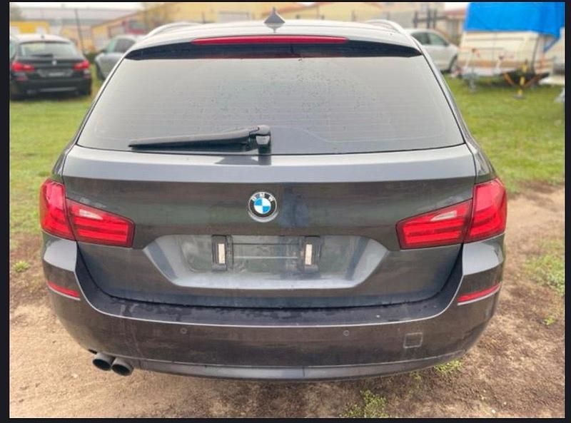 Gebraucht BMW 520 184 PS (135 kW) 2011 Grau Kombi