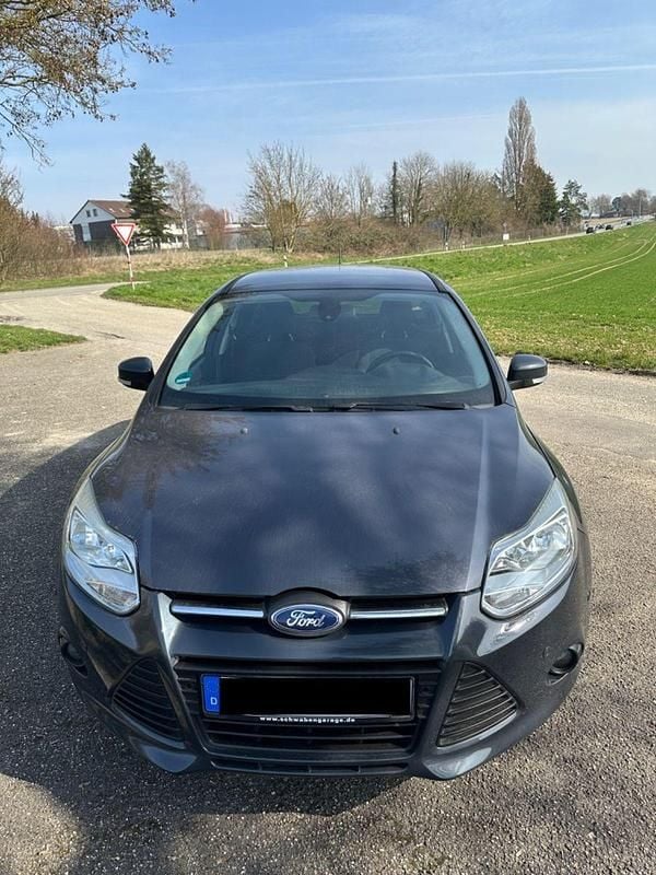 Gebraucht Ford Focus SYNC Edition 101 PS (74 kW) 2014 Blau Kombi
