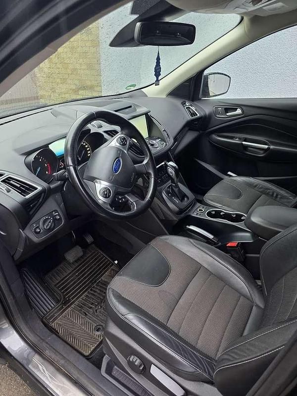 Gebraucht Ford Kuga Titanium 179 PS (131 kW) 2015 Grau SUV