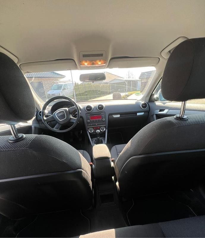 Gebraucht Audi A3 Sportback 140 PS (102 kW) 2010 Silber Kleinwagen