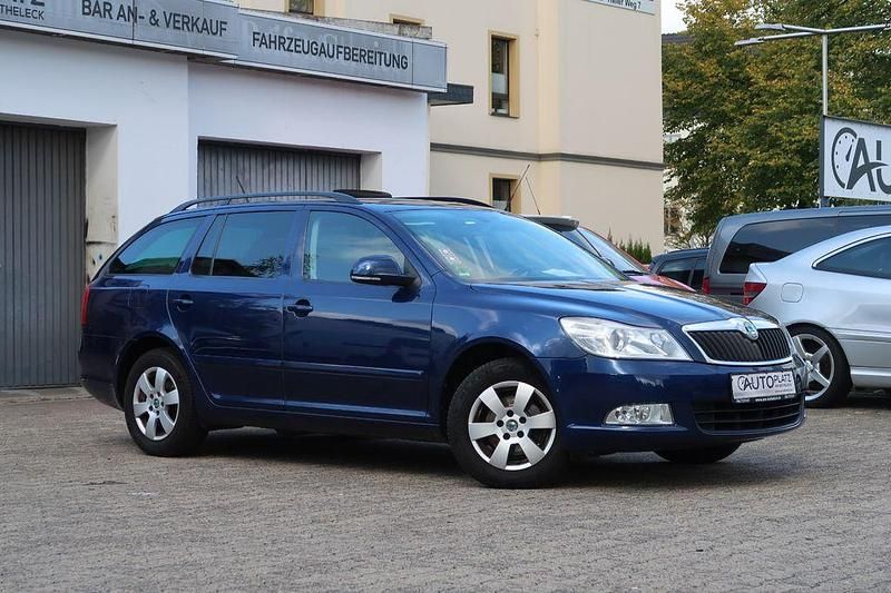 Blau Gebraucht 2011 Skoda Octavia Kombi | 4.650 € (Fairer Preis) - Bild 1/4