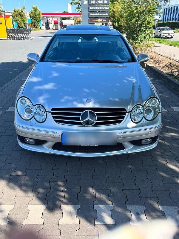 Silber Gebraucht 2004 Mercedes CLK500 AMG Coupé | 12.250 € (Fairer Preis) - Bild 1/4