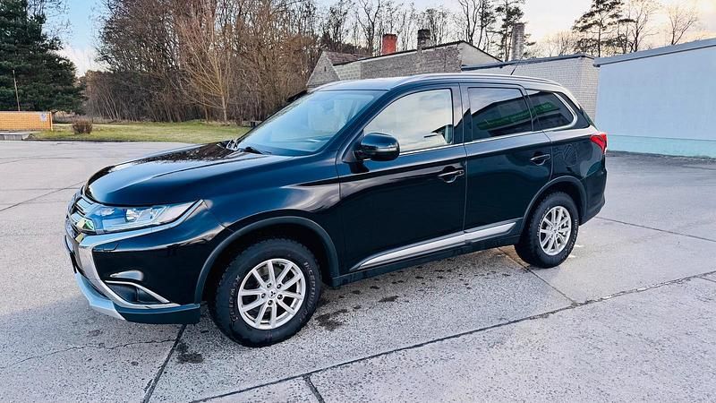 Gebraucht Mitsubishi Outlander 150 PS (110 kW) 2016 Schwarz SUV