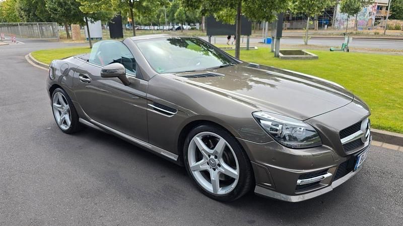 Grau Gebraucht 2014 Mercedes SLK250 AMG line Cabrio | 17.400 € (Fairer Preis) - Bild 1/4