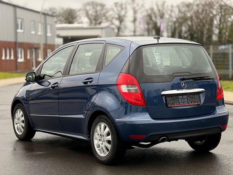 Gebraucht Mercedes A160 Avantgarde 95 PS (69 kW) 2009 Blau Limousine