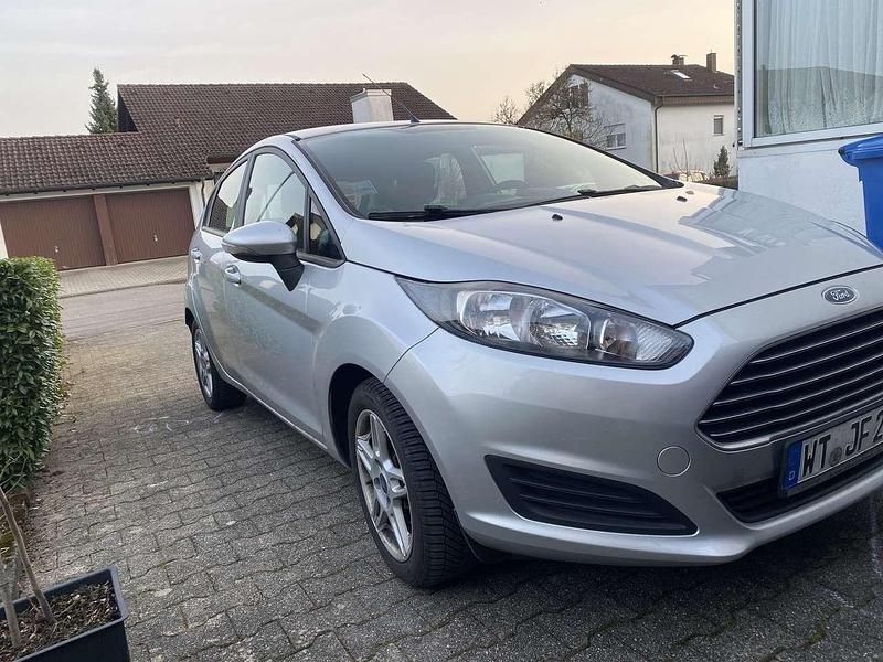 Gebraucht Ford Fiesta 90 PS (66 kW) 2014 Kleinwagen