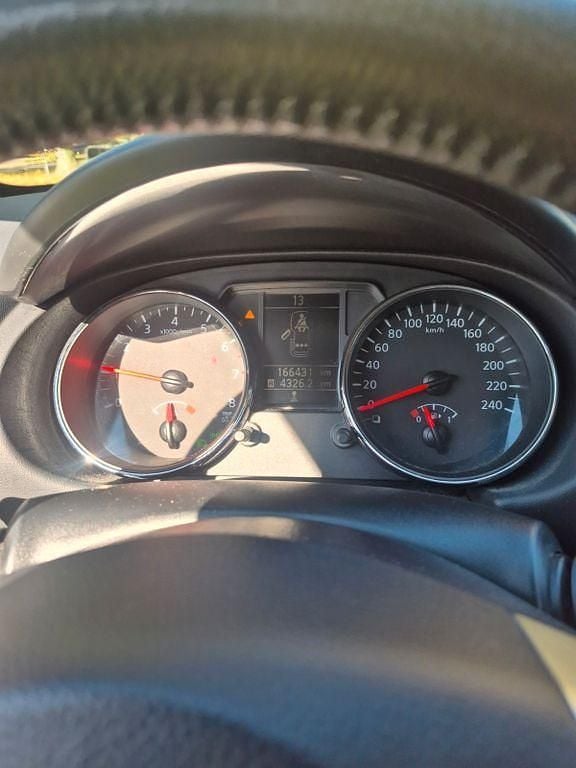 Grau Gebraucht 2011 Nissan Qashqai Acenta SUV | 5.500 € (Guter Preis) - Bild 1/4