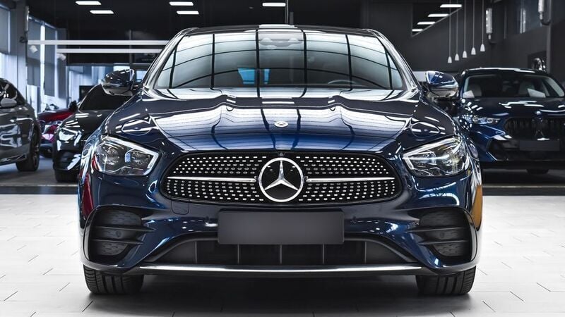 Cavansitblau metalliclack Gebraucht 2020 Mercedes E400 AMG line Limousine | 49.500 € (Teuer) - Bild 1/4
