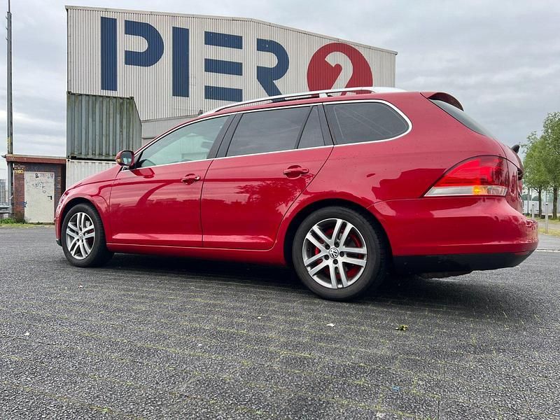 Rot Gebraucht 2010 VW Golf VI Edition Kombi | 6.400 € (Teuer) - Bild 1/4