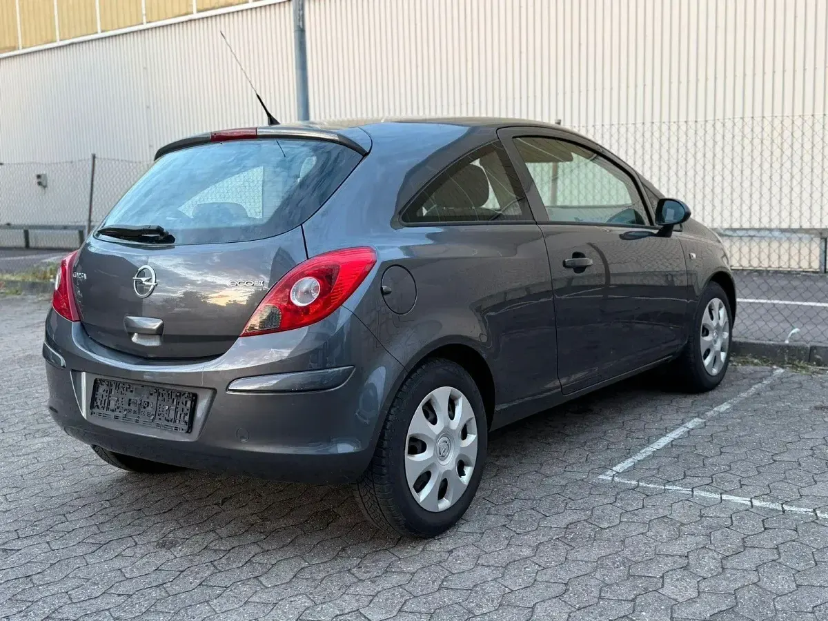 Occasion Opel Corsa Edition 69 ch (50 kW) 2012 Gris Citadine