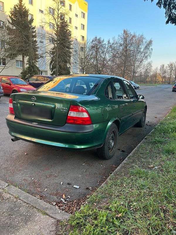 Gebraucht Opel Vectra 101 PS (74 kW) 1996 Grün Limousine