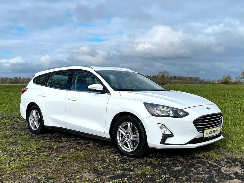 Gebraucht Ford Focus Cool & Connect 125 PS (91 kW) 2020 Weiß Limousine