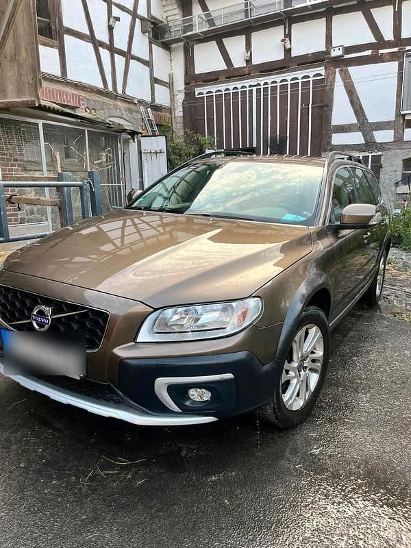 Braun Gebraucht 2015 Volvo XC70 SUV | 13.500 € - Bild 1/4