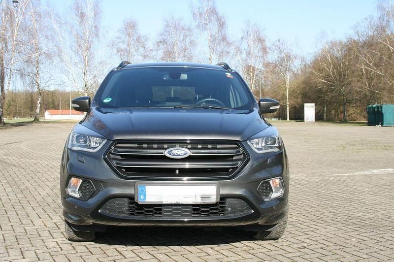 Gebraucht Ford Kuga ST-Line 150 PS (110 kW) 2019 Grau SUV