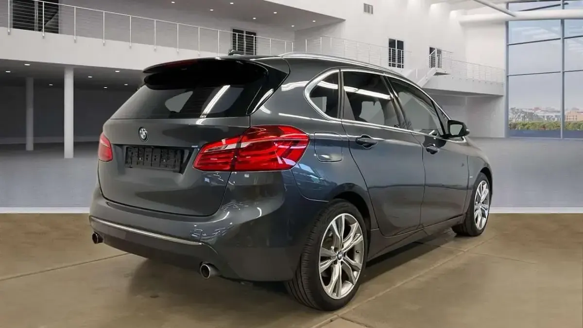 Gebraucht BMW 220 Luxury Line 190 PS (139 kW) 2016 Mineralgrau Van / Kleinbus
