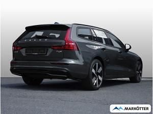 Neu Volvo V60 Plus 398 PS (292 kW) 2025 Gruen Kombi
