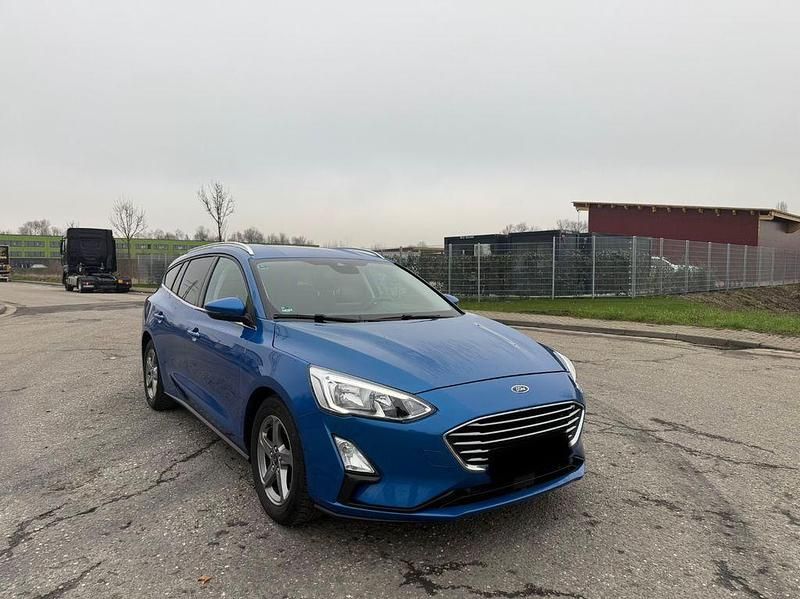Gebraucht Ford Focus Cool & Connect 125 PS (91 kW) 2018 Blau Limousine