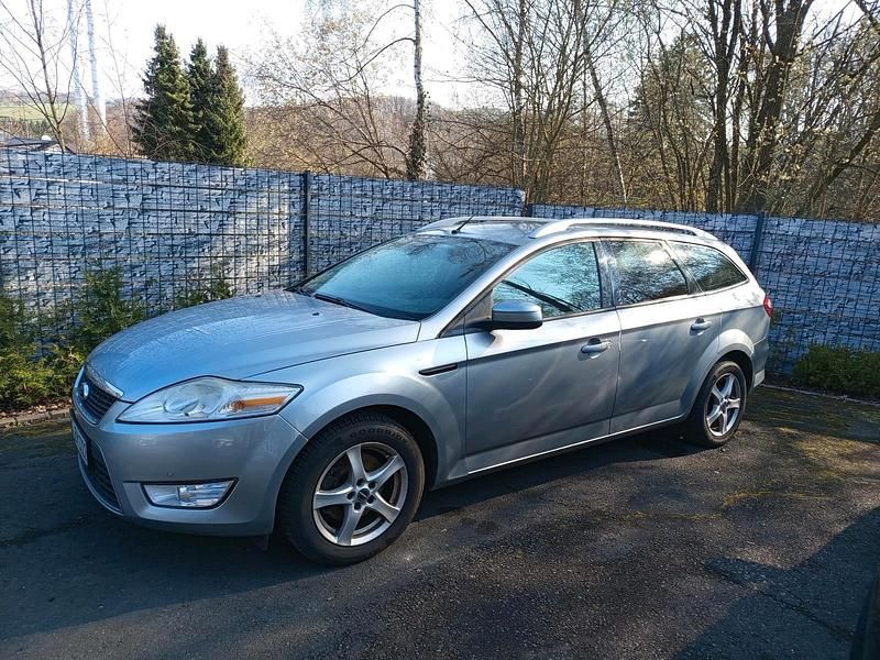 Gebraucht Ford Mondeo 140 PS (102 kW) 2009 Silber Kombi