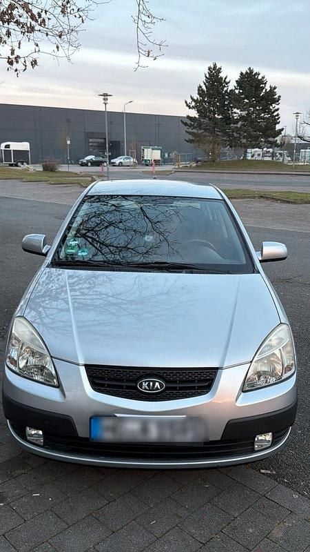 Grau Gebraucht 2009 Kia Rio Kleinwagen | 2.000 € (Guter Preis) - Bild 1/4