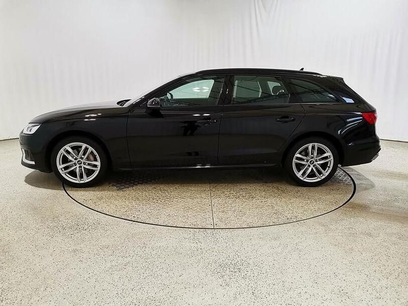 Gebraucht Audi A4 Advanced 204 PS (150 kW) 2022 Mythosschwarz metallic Kombi
