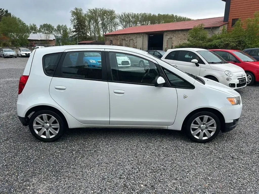 Gebraucht Mitsubishi Colt Invite 95 PS (69 kW) 2009 Weiß Kleinwagen