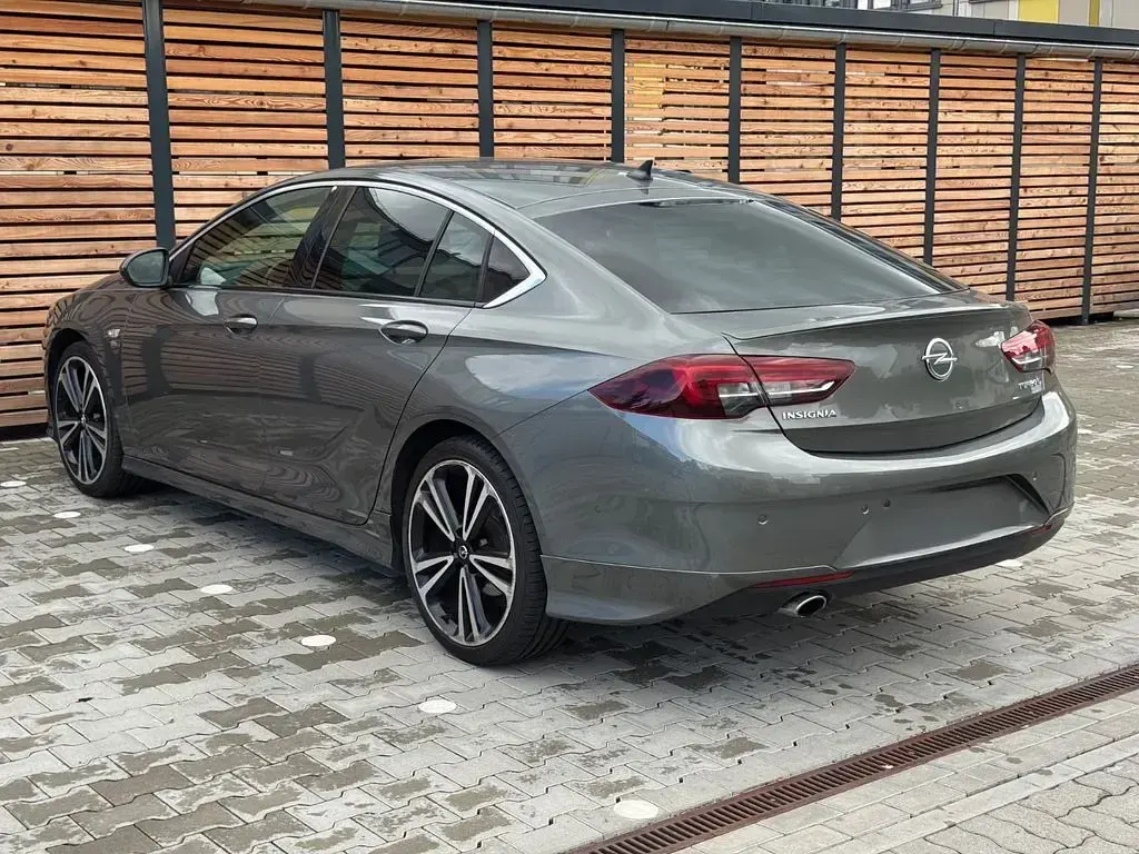 Gebraucht Opel Insignia Dynamic 170 PS (125 kW) 2018 Grau Limousine