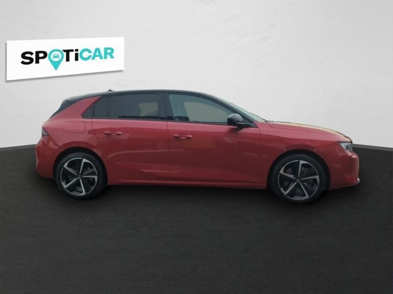 Gebraucht Opel Astra Elegance 181 PS (133 kW) 2023 Lackierung peperoncino red/typ Limousine