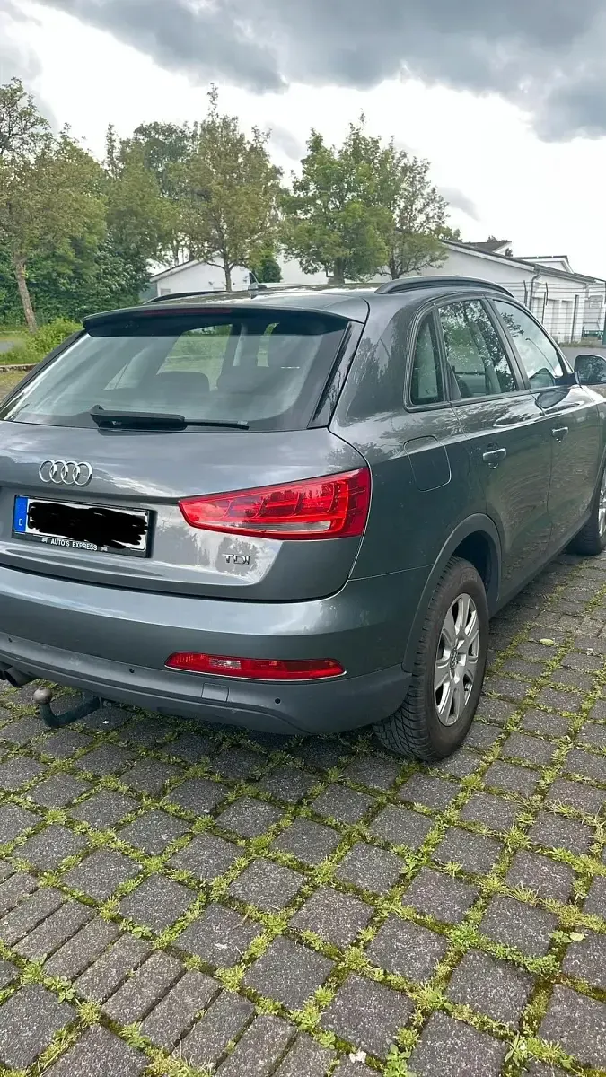 Gebraucht Audi Q3 Premium 136 PS (100 kW) 2012 Grau SUV