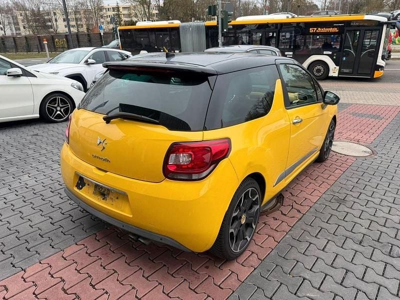 Gebraucht Citroën DS3 Sport Chic 156 PS (114 kW) 2010 Gelb (jaune pegase) Kleinwagen
