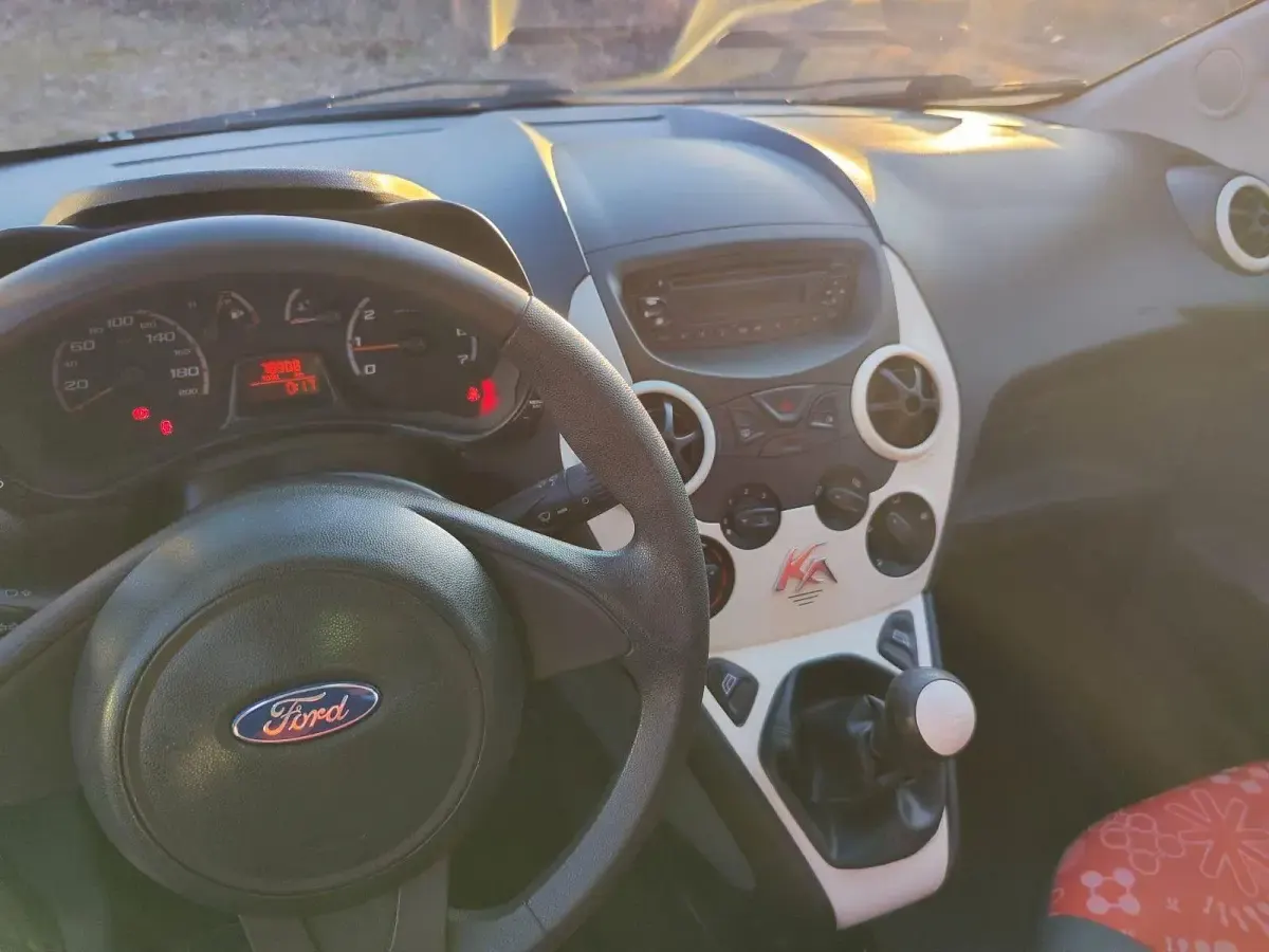 Gebraucht Ford Ka 69 PS (50 kW) 2010 Schwarz Kleinwagen