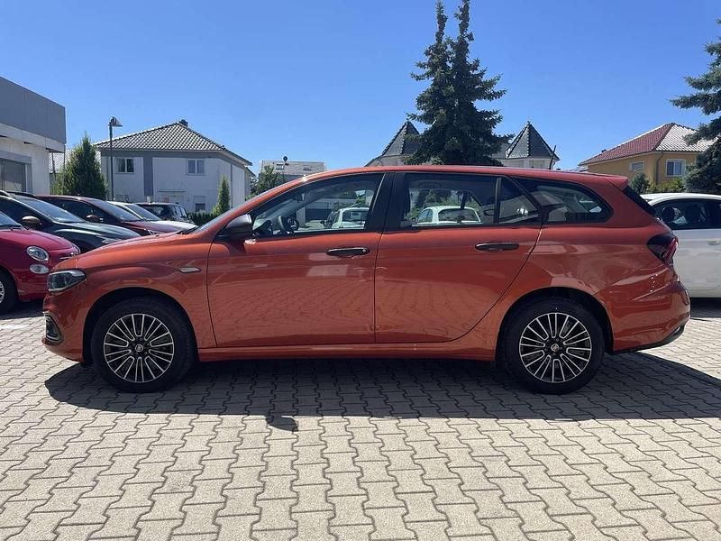 Gebraucht Fiat Tipo Cross 131 PS (96 kW) 2023 Flame orange (6fx) Kombi