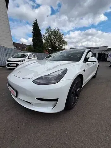 Gebraucht Tesla Model 3 RWD 208 kW (283 PS) 2023 Weiß Limousine