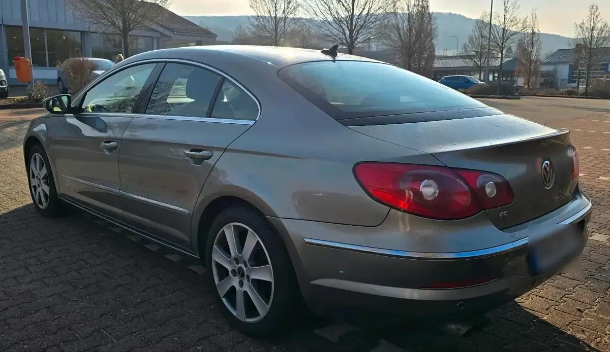 Gebraucht VW Passat 150 PS (110 kW) 2009 Limousine