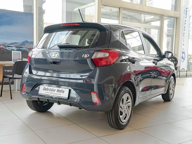 Neu Hyundai i10 Select 63 PS (46 kW) 2025 Grau Kleinwagen