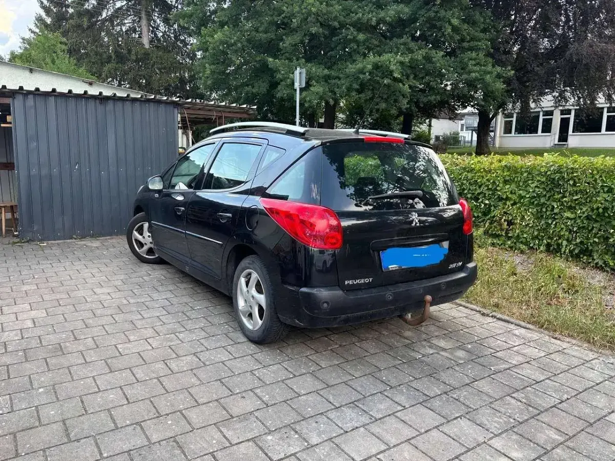 Gebraucht Peugeot 207 Forever 95 PS (69 kW) 2012 Limousine