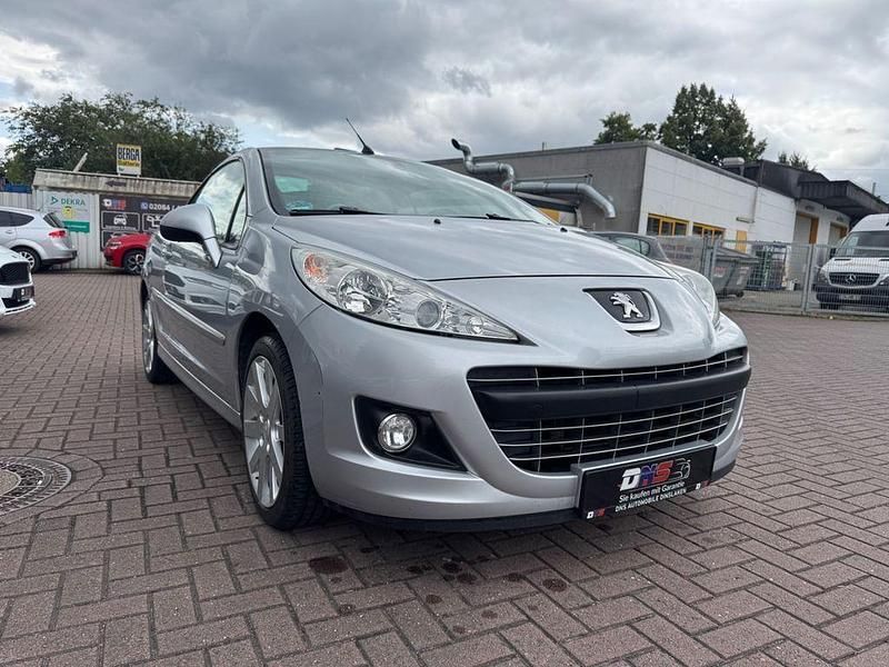 Grau Gebraucht 2012 Peugeot 207 CC Allure Cabrio | 3.990 € (Teuer) - Bild 1/4