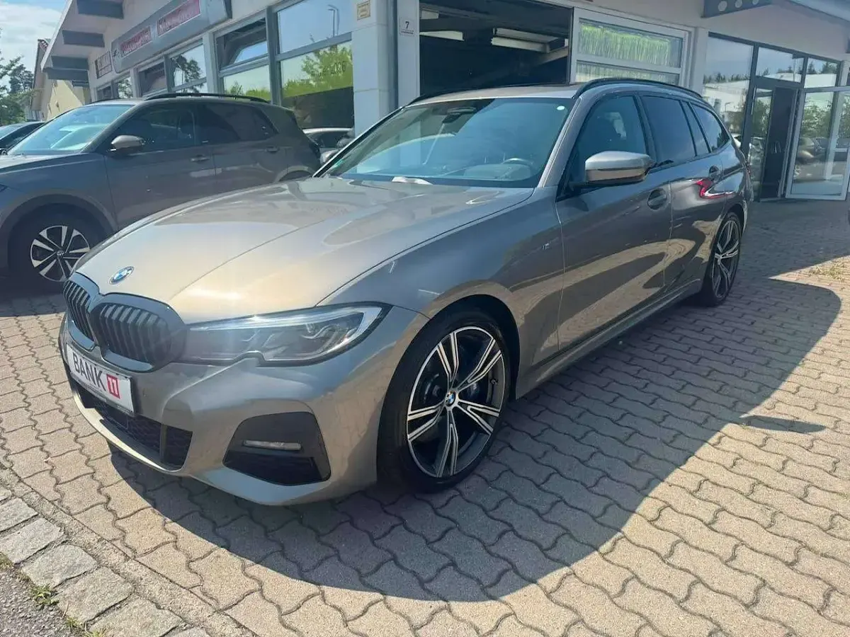 Gebraucht BMW 330 M Sport 286 PS (210 kW) 2021 Oxidgrau ii metallic Kombi